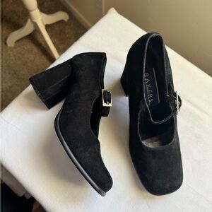 Y2K Bakers Classic Black Leather Suede Mary Jane. Size 6.5